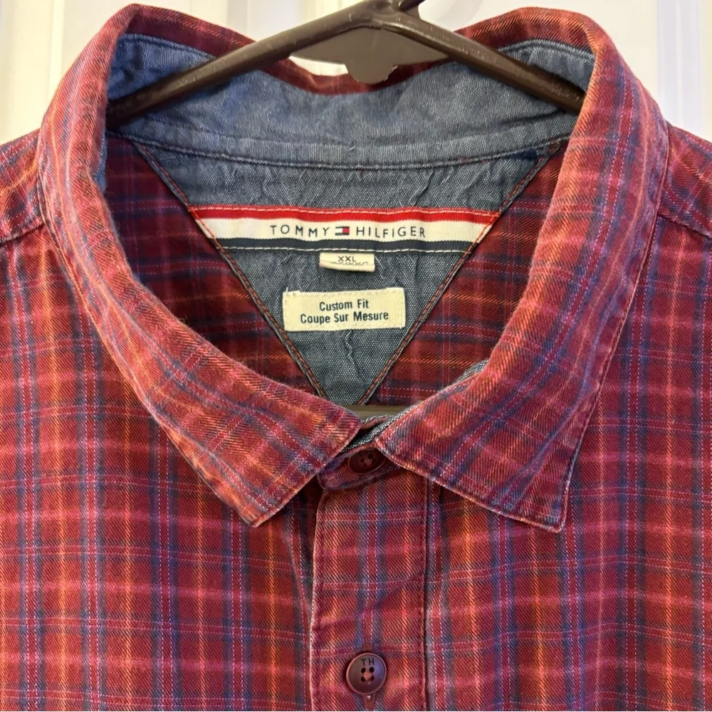 Tommy Hilfiger sz XXL Shirt, long-sleeve, button-down with roll-tab sleeves, EUC